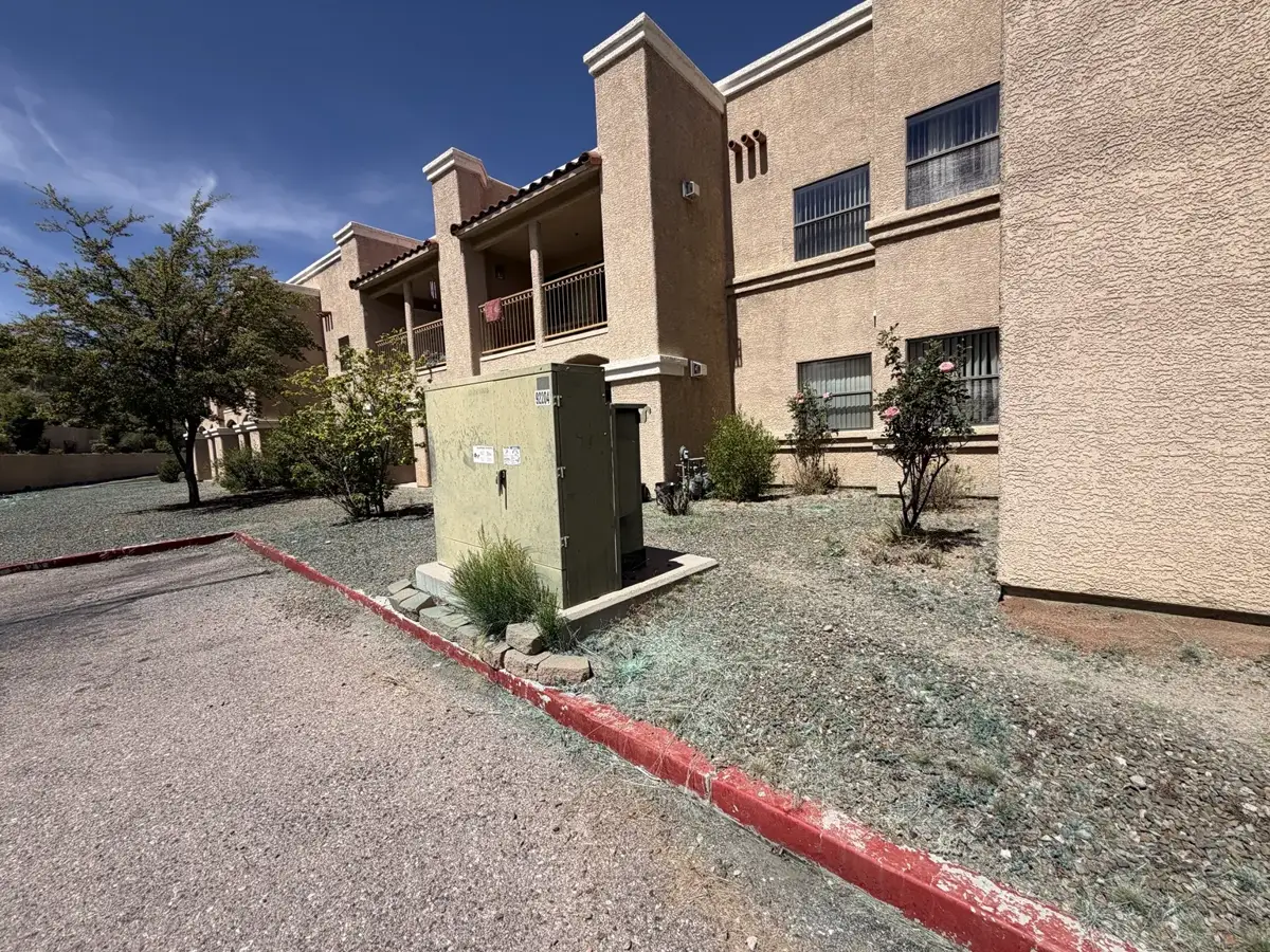 Apartment community property photo · view 2