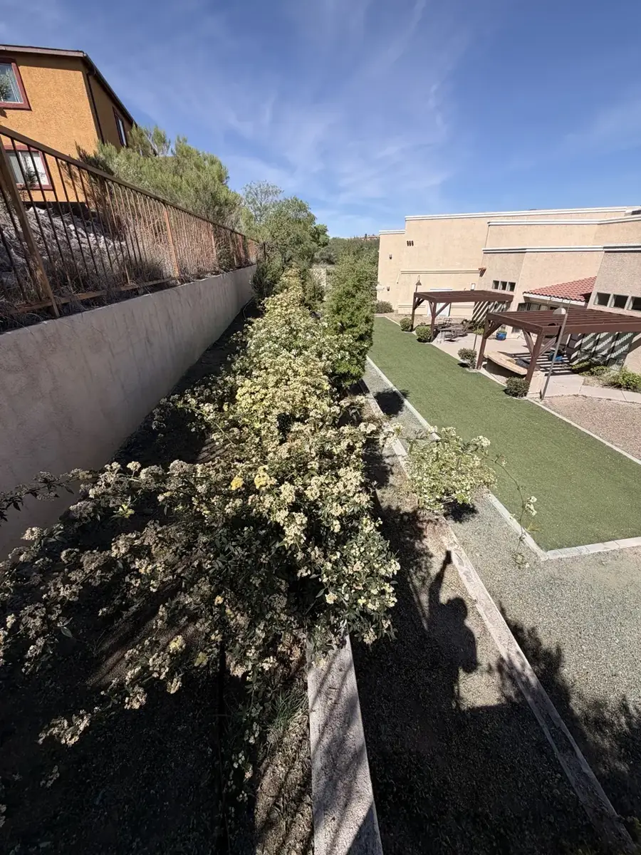 Apartment community property photo · view 4