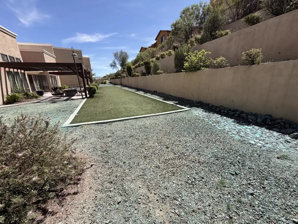 Apartment community property photo · view 6