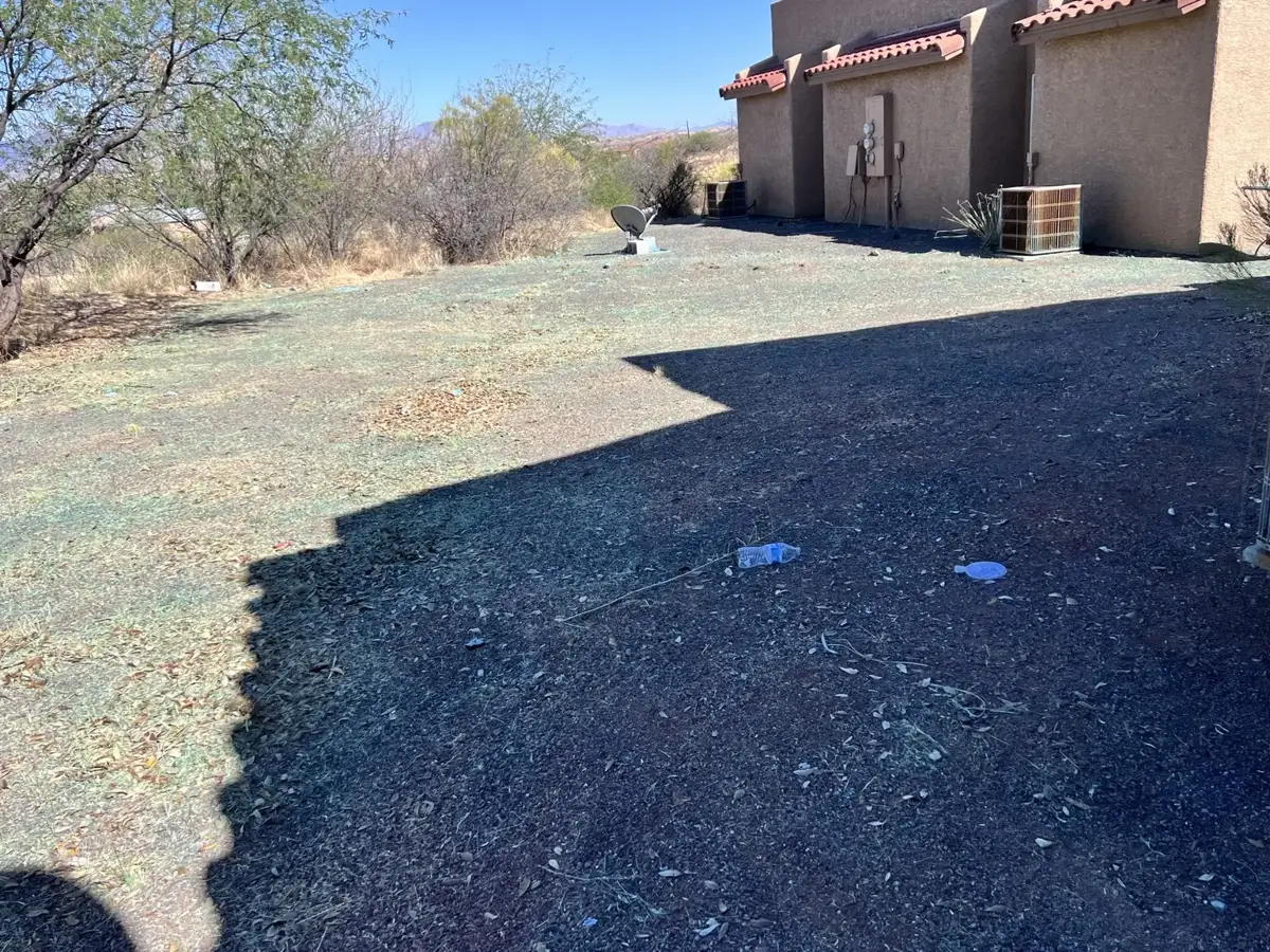 Apartment community property photo · view 11