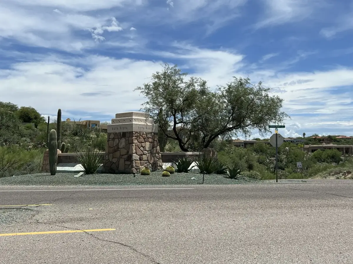 HOA and community property photo · view 14