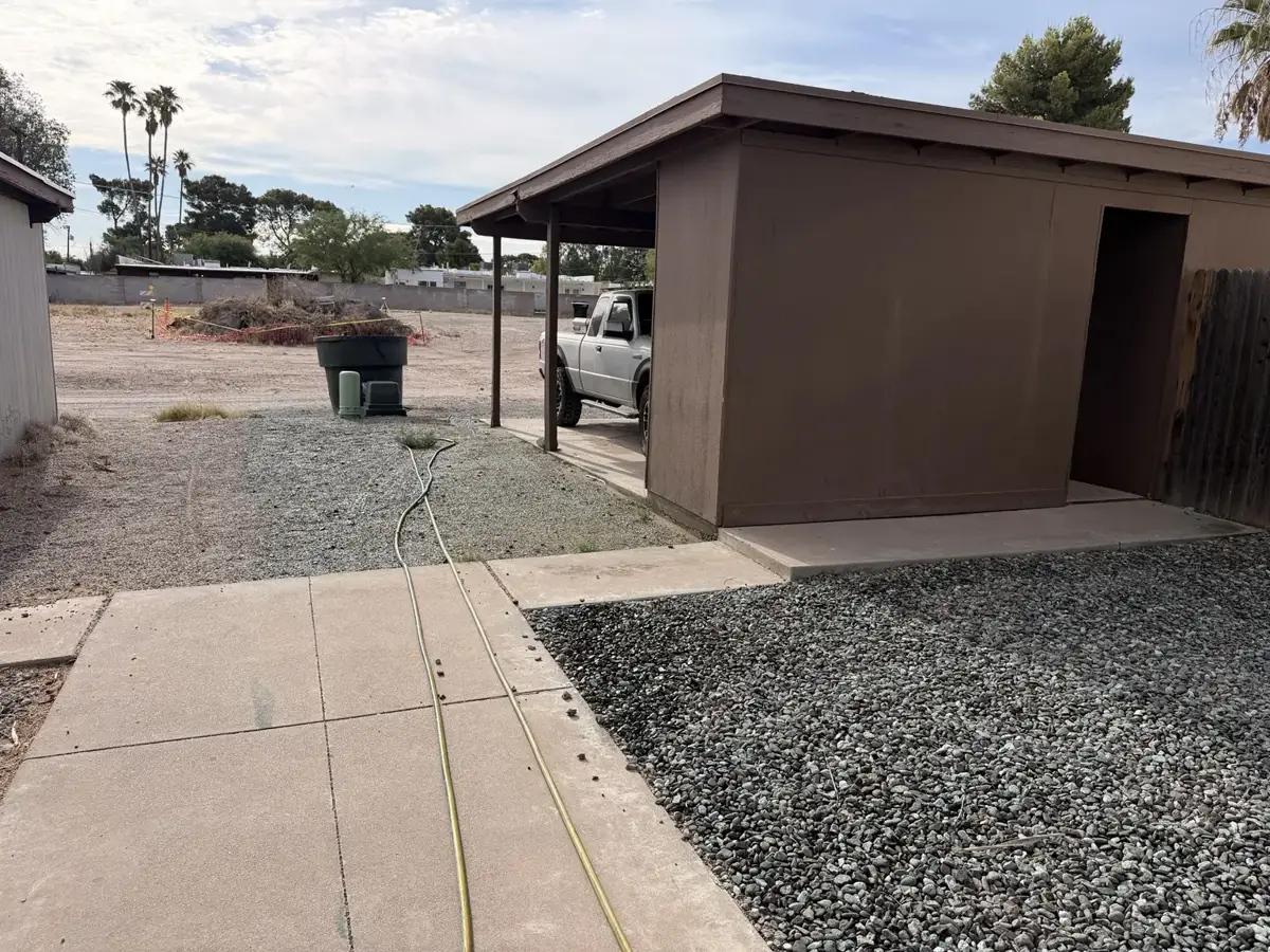 Rental property photo · view 2