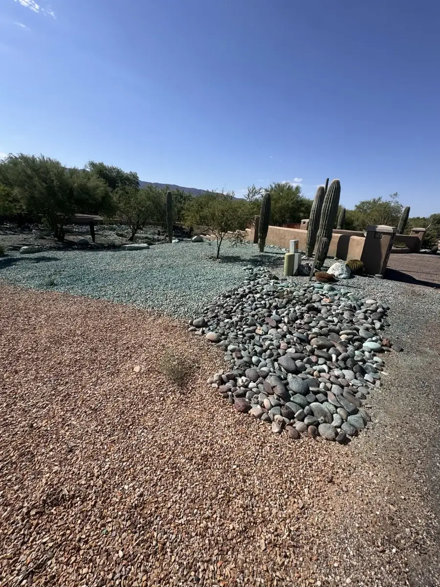 Residential property photo · view 4