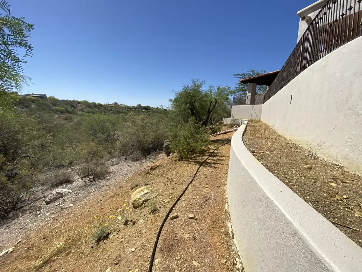 Residential property photo · view 18