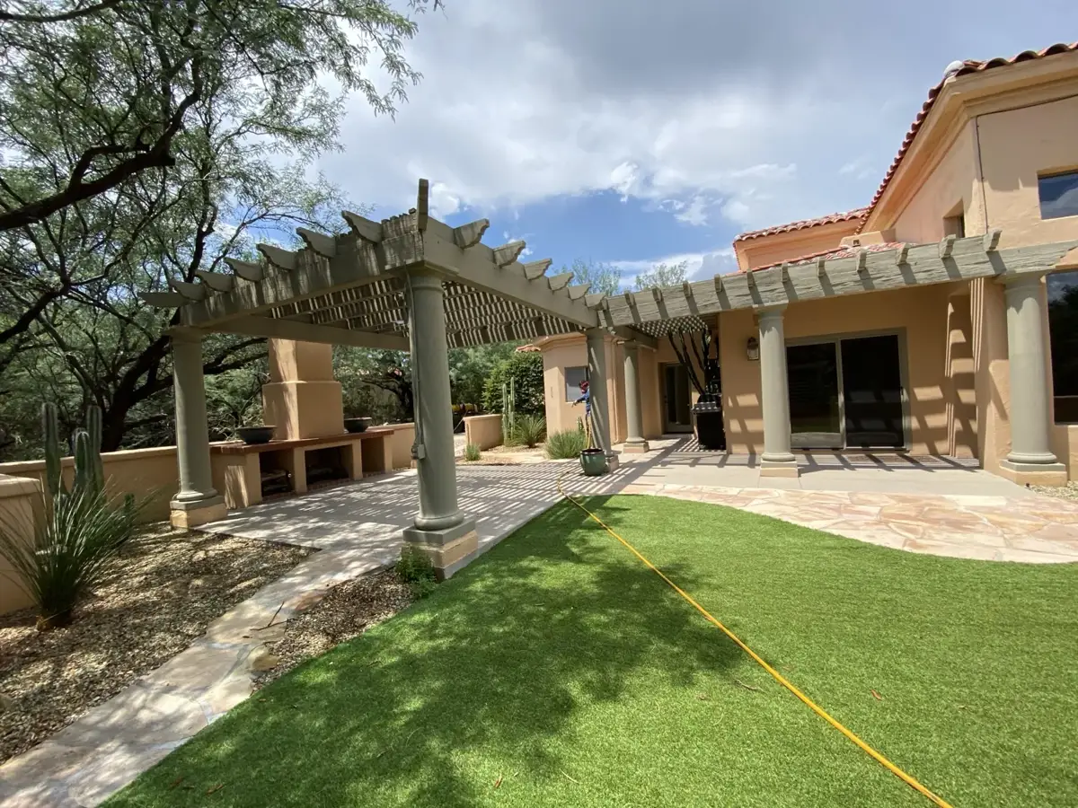 Southern Arizona home with gravel and desert landscaping