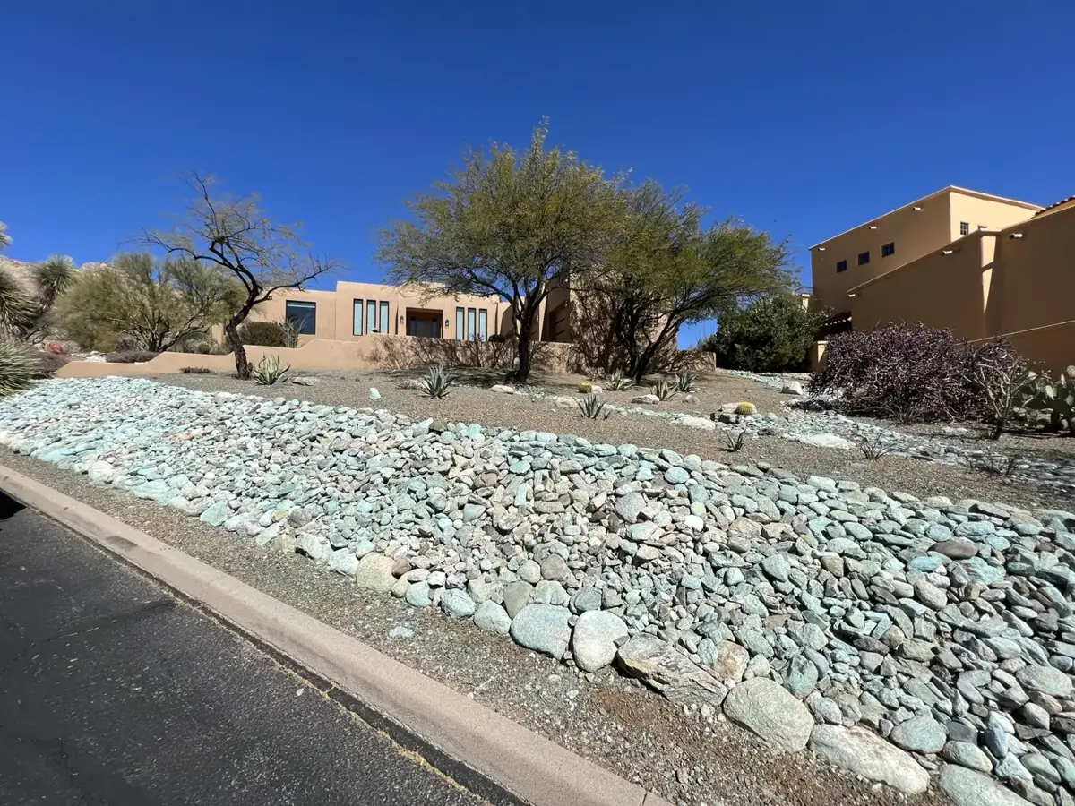 Residential property photo · view 44