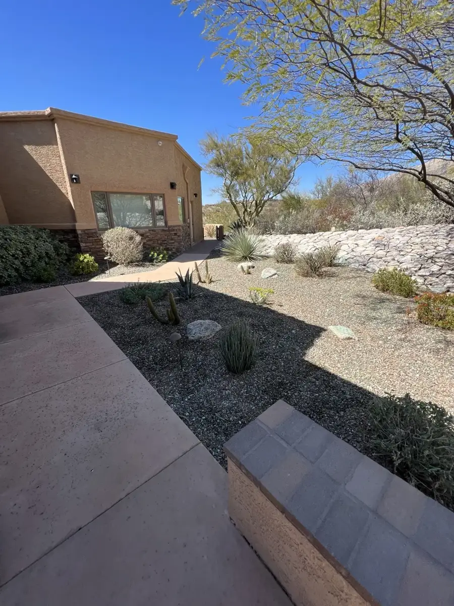 Residential property photo · view 50